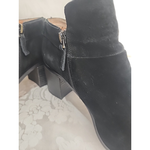 Franco Sarto Black Suede Bootie Size 10M Stacked Chunky 3" Heel Zipper EUC - Picture 3 of 10
